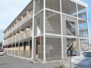レオパレス栗林外観写真