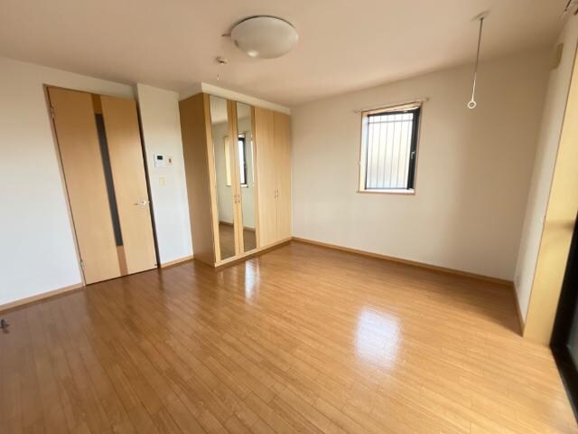 物件内観写真9　(洋室)