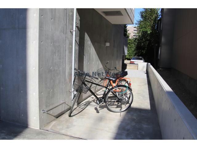 物件外観写真6　(駐輪場)