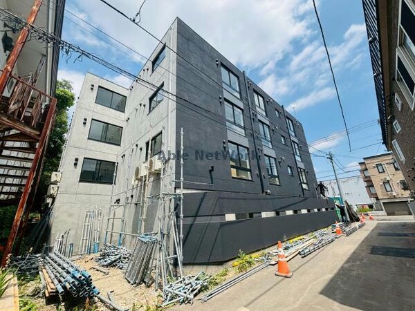 建築中