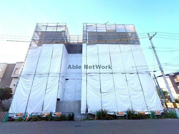 建築中