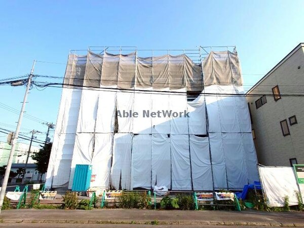 建築中