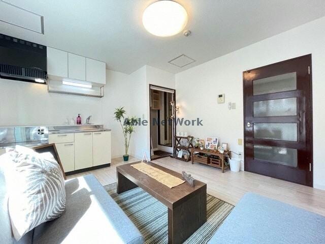 物件内観写真8　(家具は参考)