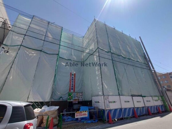 建築中