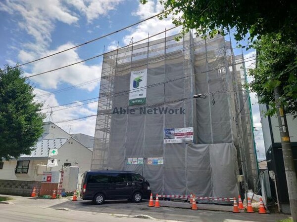 建築中