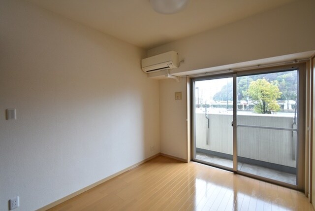 物件内観写真5　(建物外観)