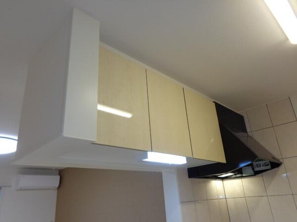 キッチン(吊戸棚)