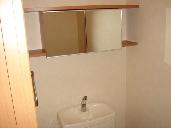 トイレ(トイレ戸棚)