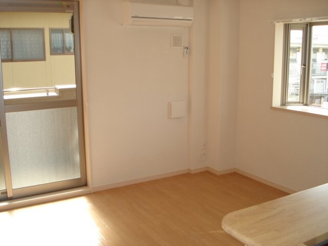 物件内観写真5　(リビング)