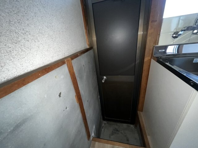 物件内観写真6　(勝手口)