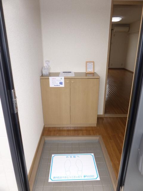 物件内観写真9　(玄関)