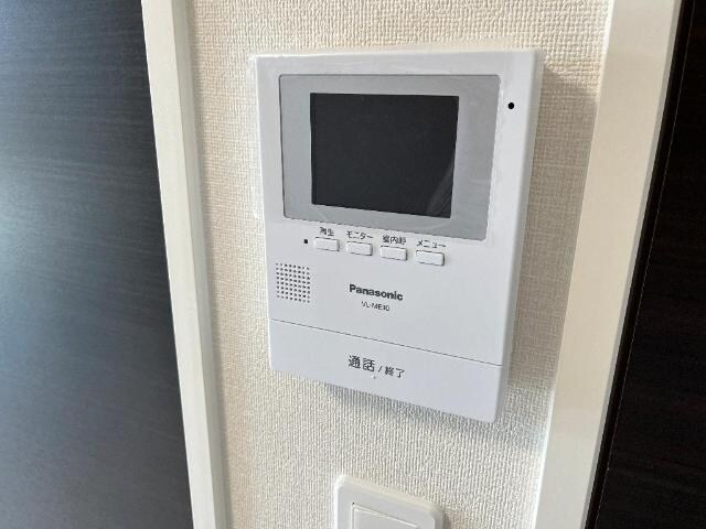 物件内観写真15　(カメラ付インターホン)
