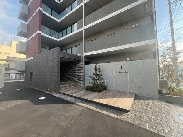 ロビー・ラウンジ(建物の内部です)