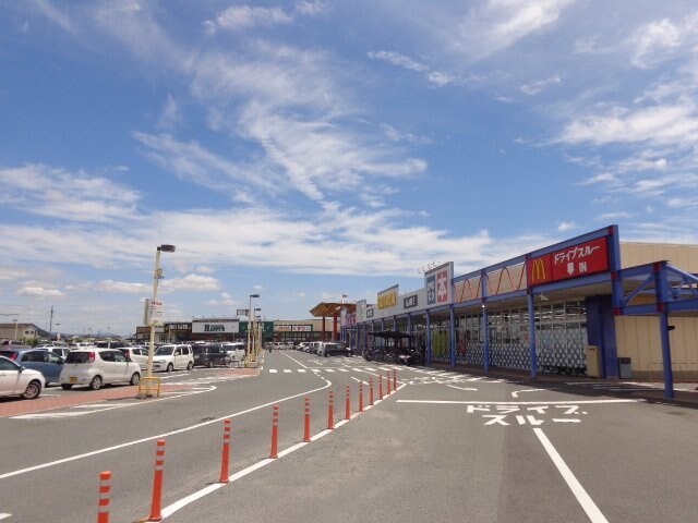 物件外観写真7　(玉島ショッピングセンターTOPSまで761ｍ)