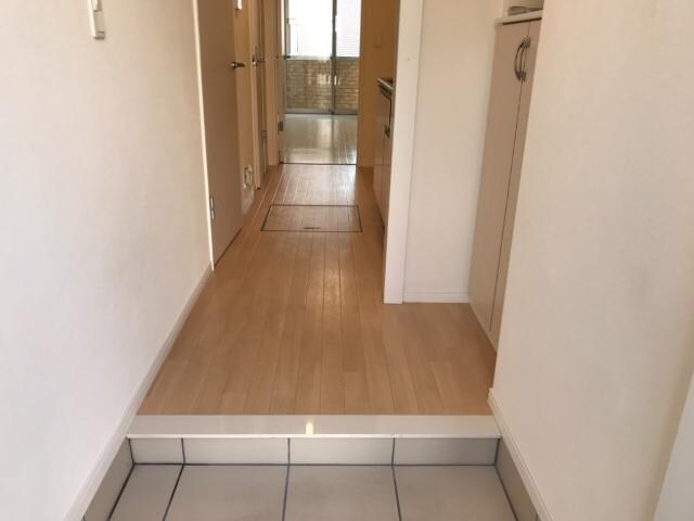 物件内観写真14　(玄関)