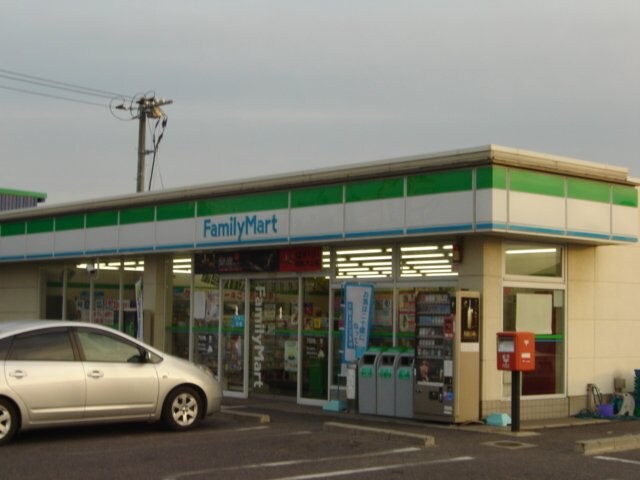 物件外観写真7　(ファミリーマート倉敷田ノ上店（コンビニ）まで491ｍ)