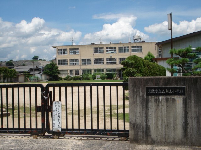 物件外観写真8　(乙島東小学校まで300ｍ)