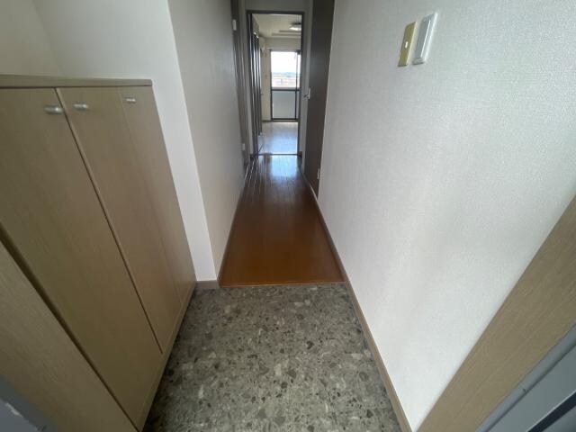 物件内観写真17　(玄関)