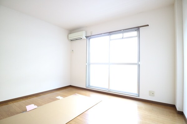 居室(ハローズ中庄店 106m)