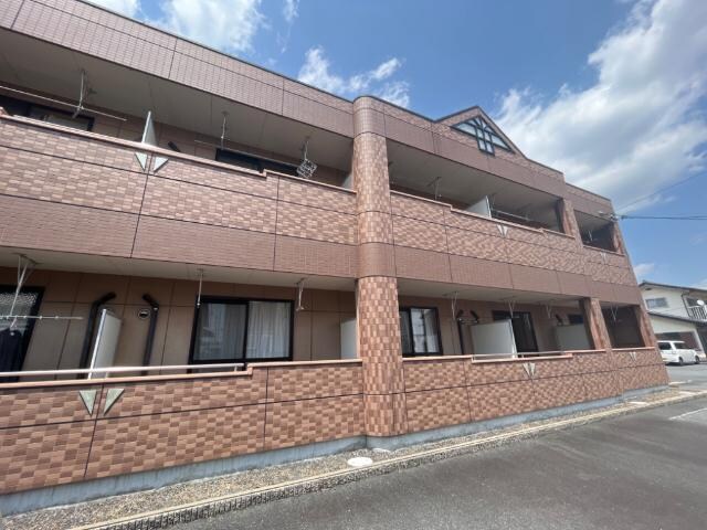 物件外観写真2　(外観写真（昼）)