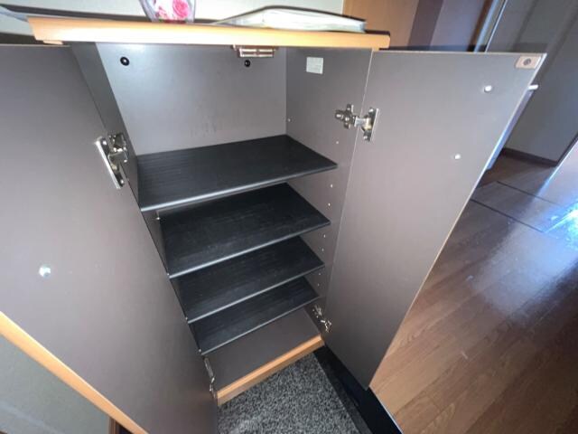 物件内観写真16　(下駄箱)