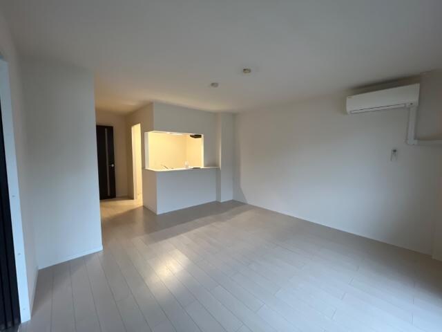 物件内観写真10　(リビング)