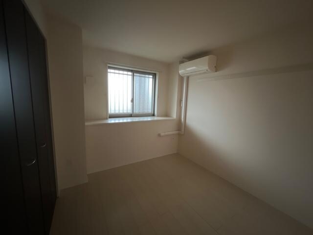 物件内観写真12　(寝室)