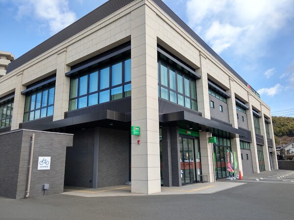 周辺環境(トマト銀行 倉敷営業部 561m)
