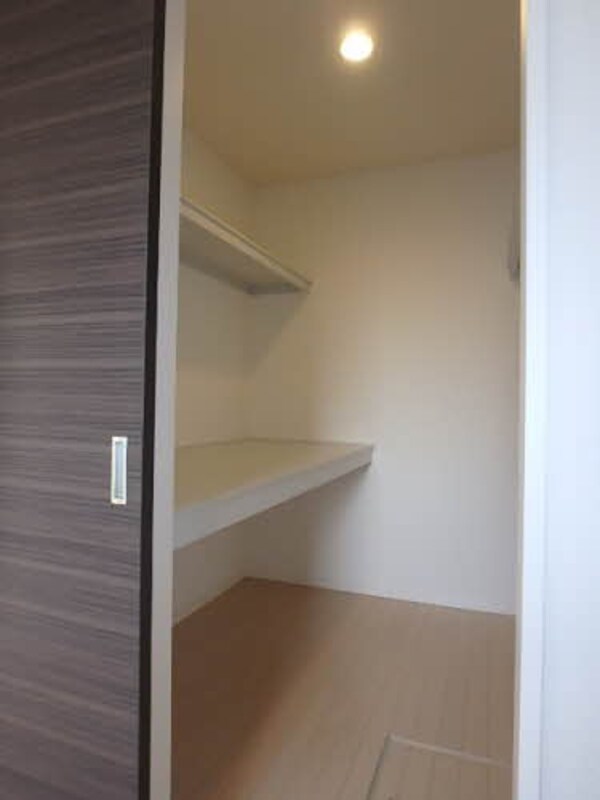 収納(ユニクロ倉敷北畝店 519m)