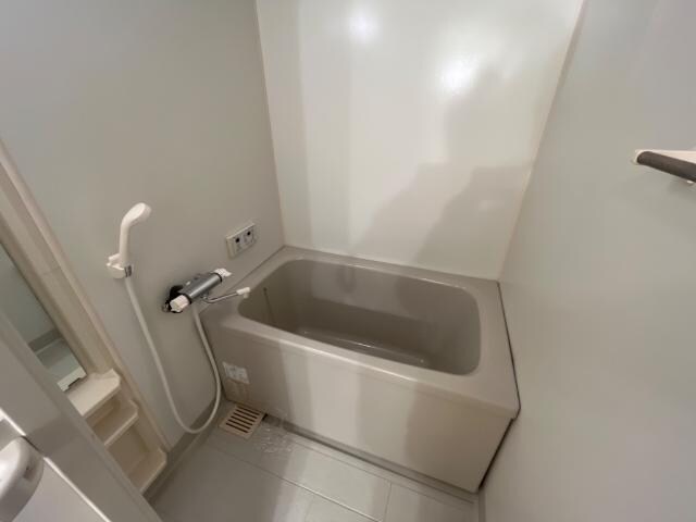 物件内観写真8　(ユニットバス)