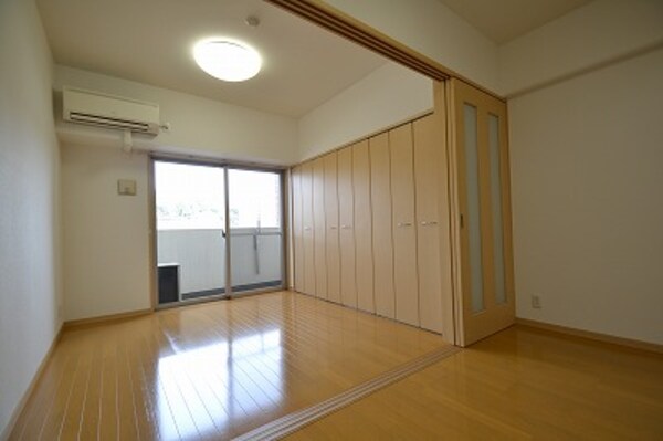 居室(駐輪場)