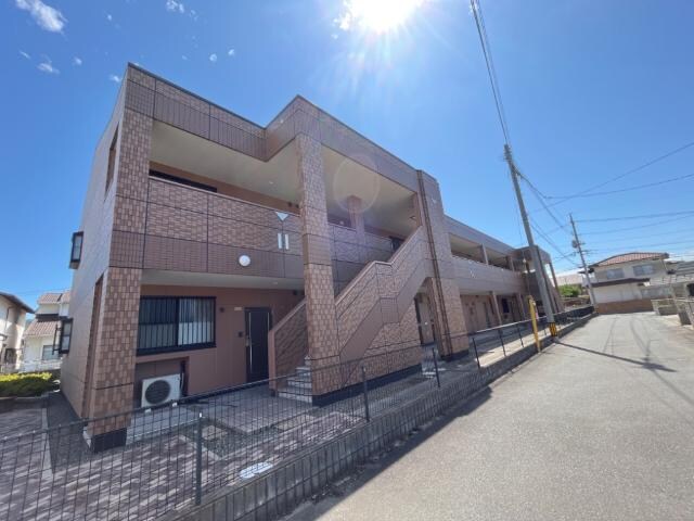 物件外観写真1　(外観写真（昼）)