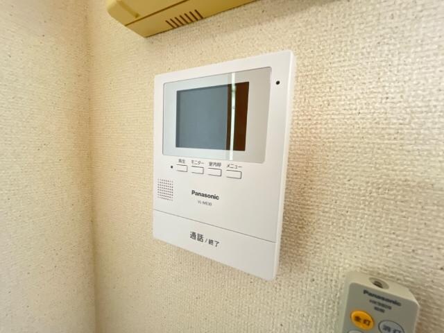 物件内観写真12　(カメラ付インターホン)