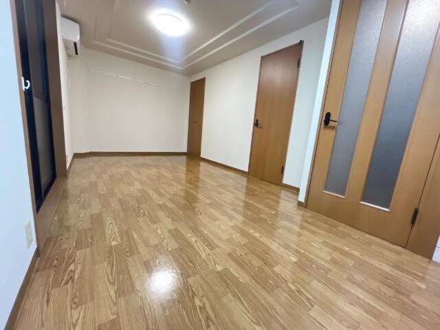 物件内観写真15　(洋室)