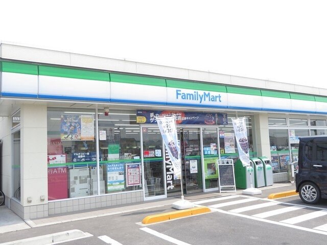 物件外観写真3　(ファミリィマート　倉敷西阿知店まで450m)