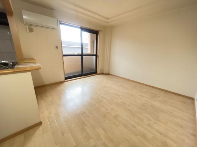 物件内観写真9　(リビング)