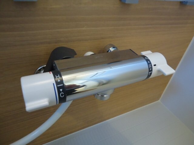 物件内観写真15　(浴室サーモスタッド水栓金具)