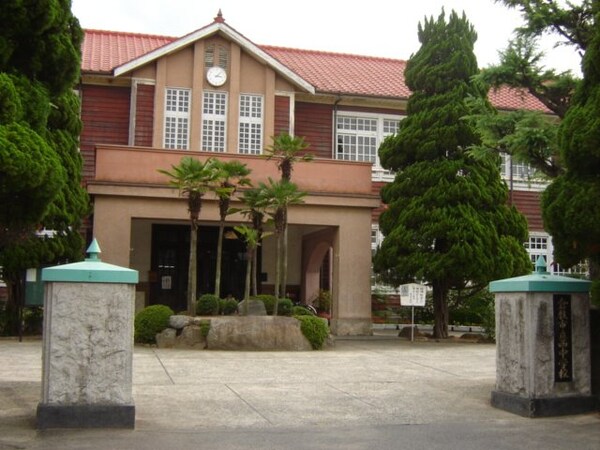 周辺環境(倉敷市立西中学校まで320ｍ)