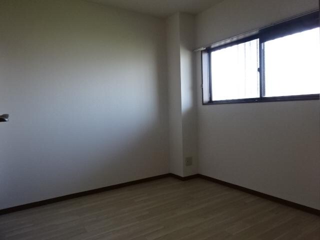 物件内観写真11　(洋室)