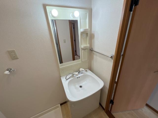 物件内観写真16　(洗髪洗面化粧台)
