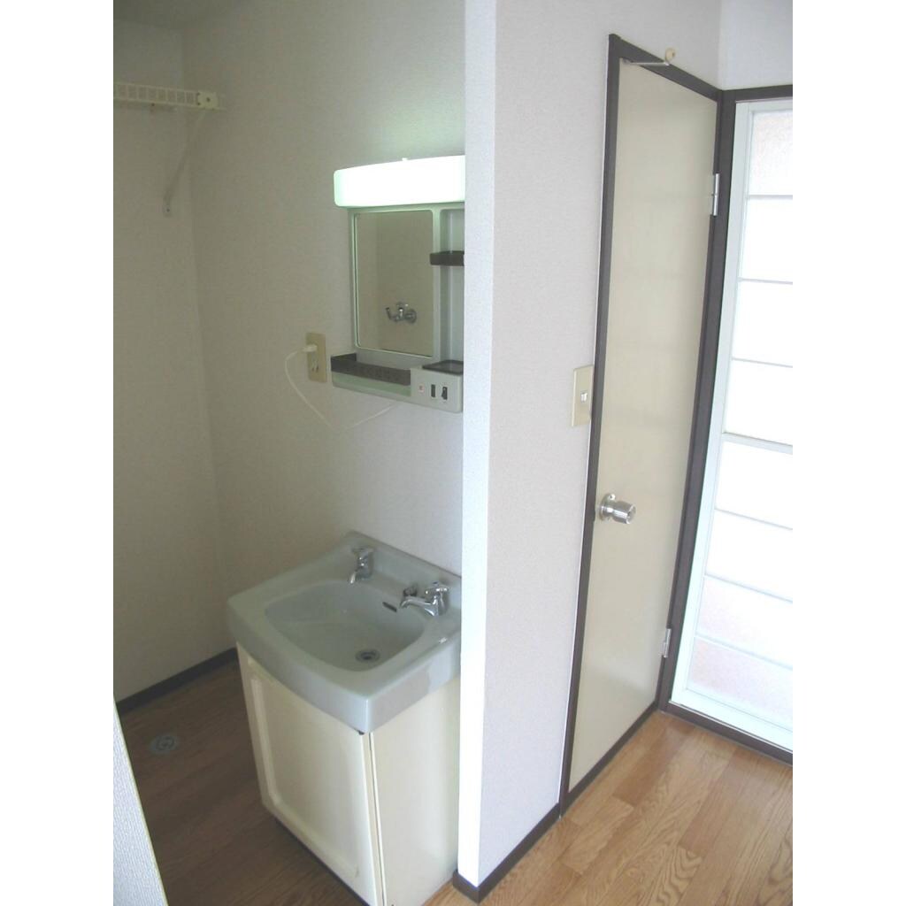 物件内観写真11　(洗面所)