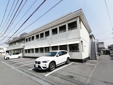 ホワイトマンション吉岡C棟外観写真