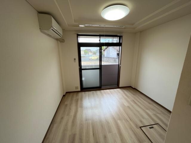 物件内観写真8　(洋室)