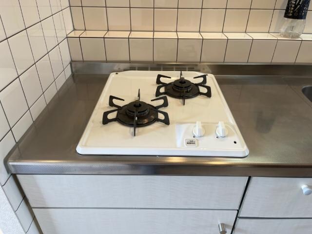 物件内観写真12　(2口ガスコンロ)