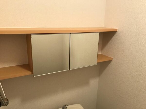 トイレ(トイレ上部)