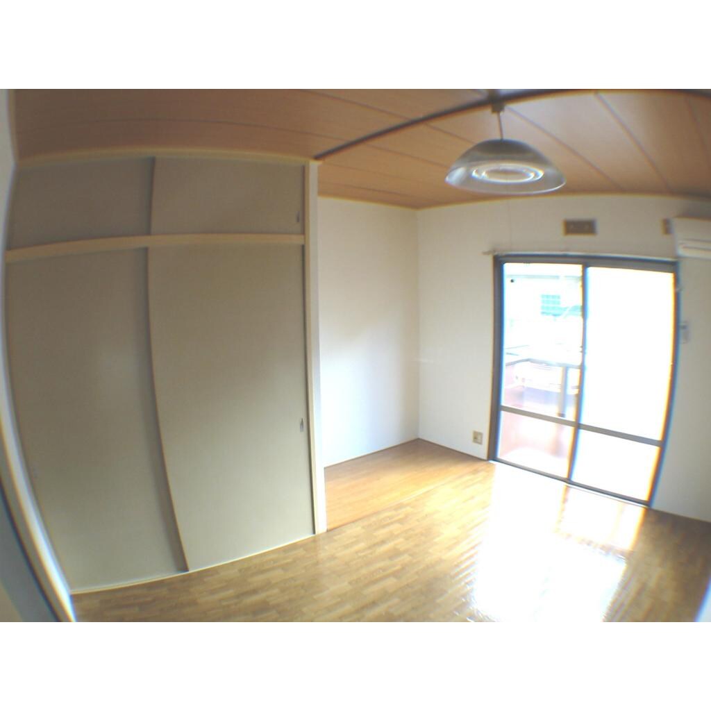 物件内観写真2　(洋室)