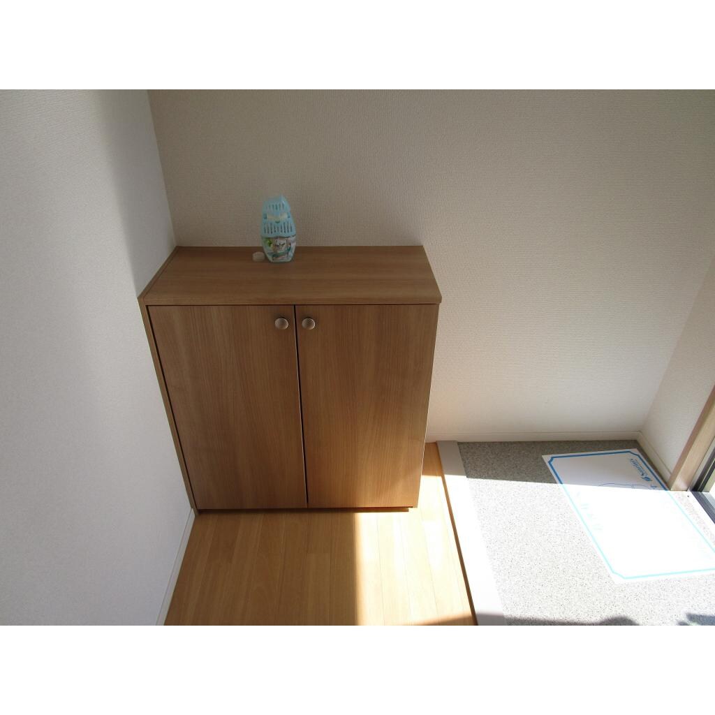 物件内観写真7　(玄関)