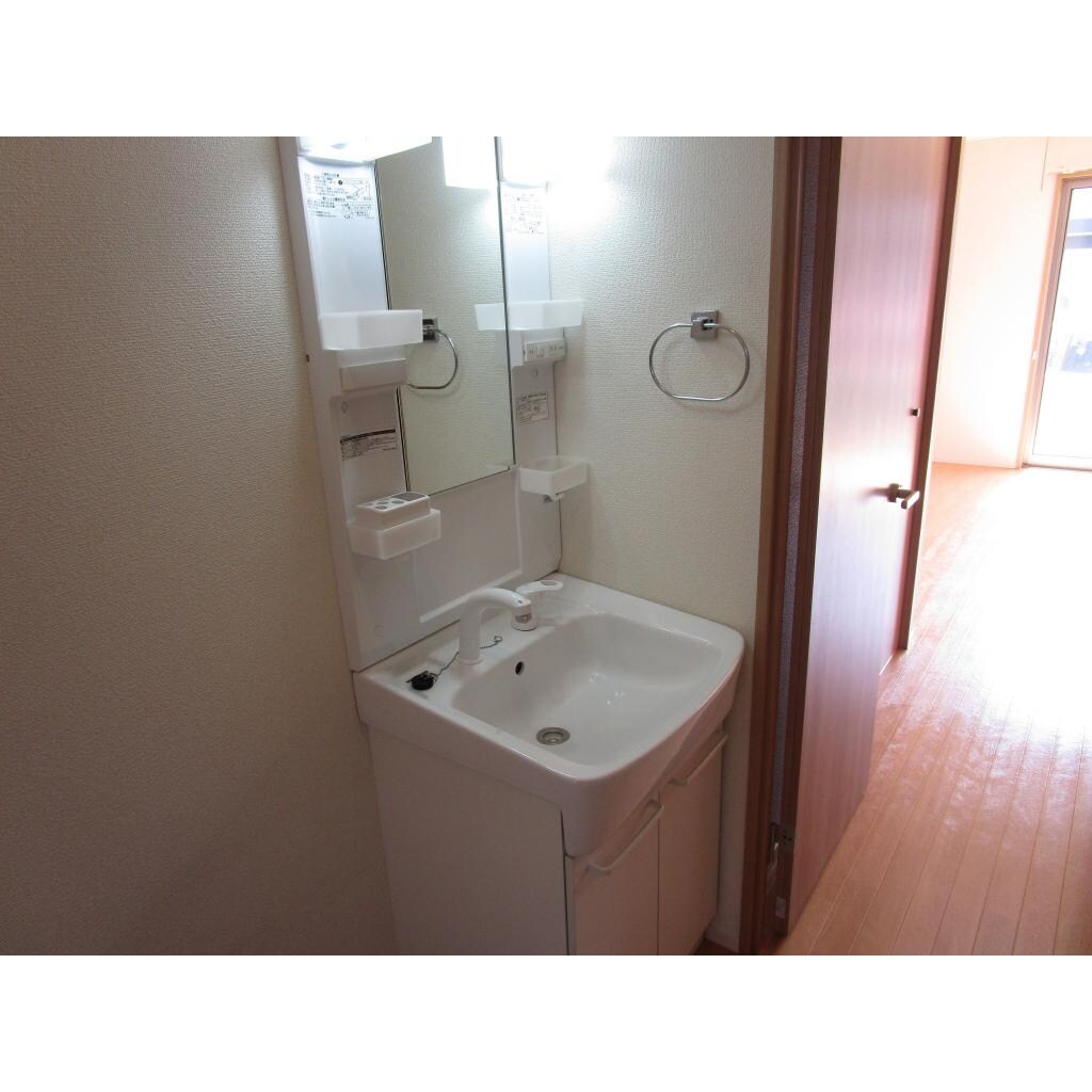 物件内観写真13　(洗面所)