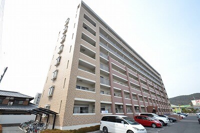 物件外観写真1　(建物外観)