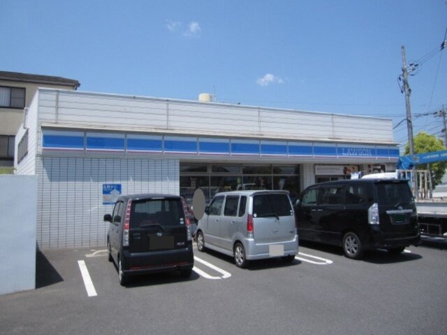 物件外観写真6　(ローソンまで450m)